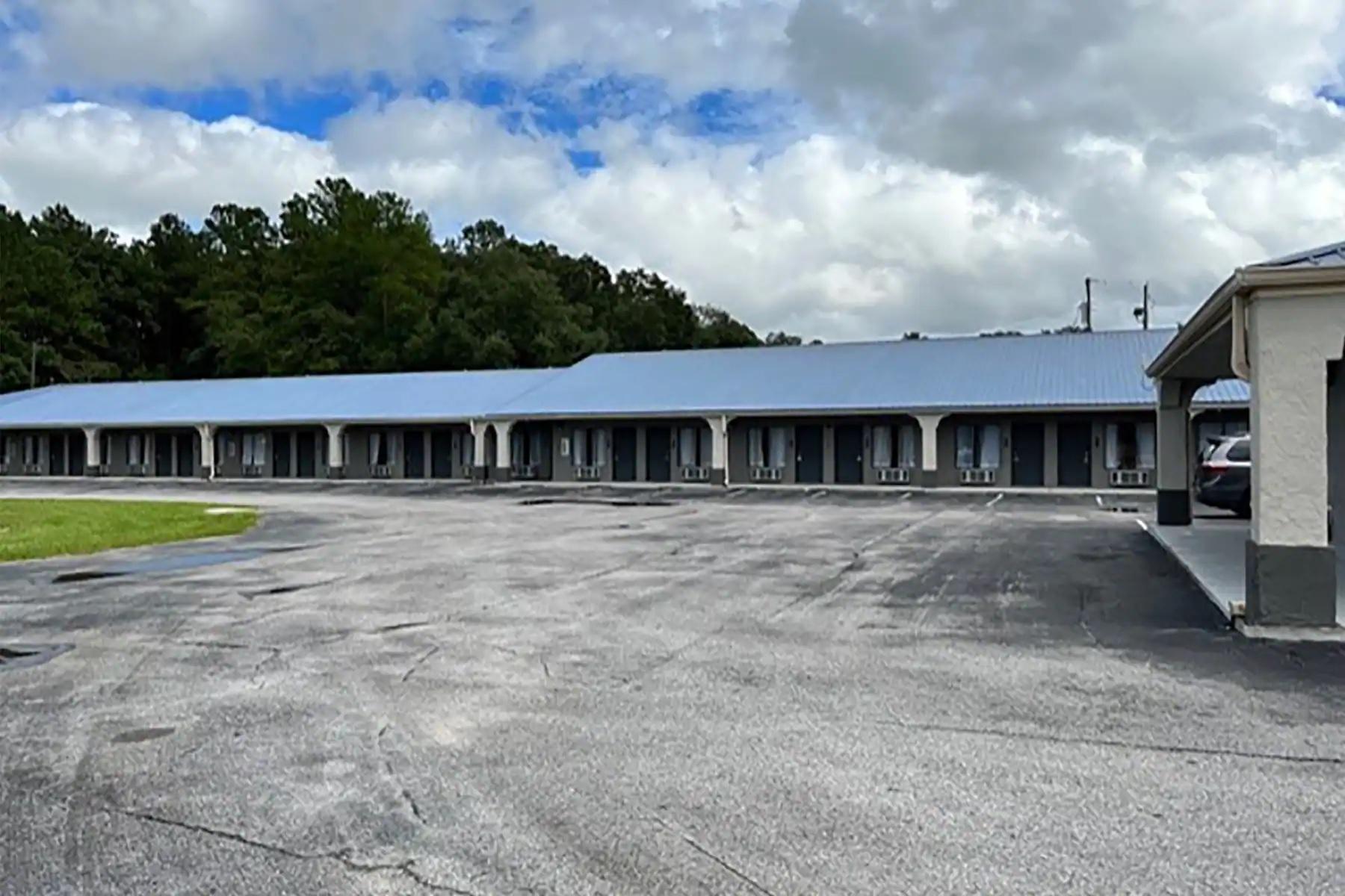 Days Inn By Wyndham Defuniak Springs Exterior photo