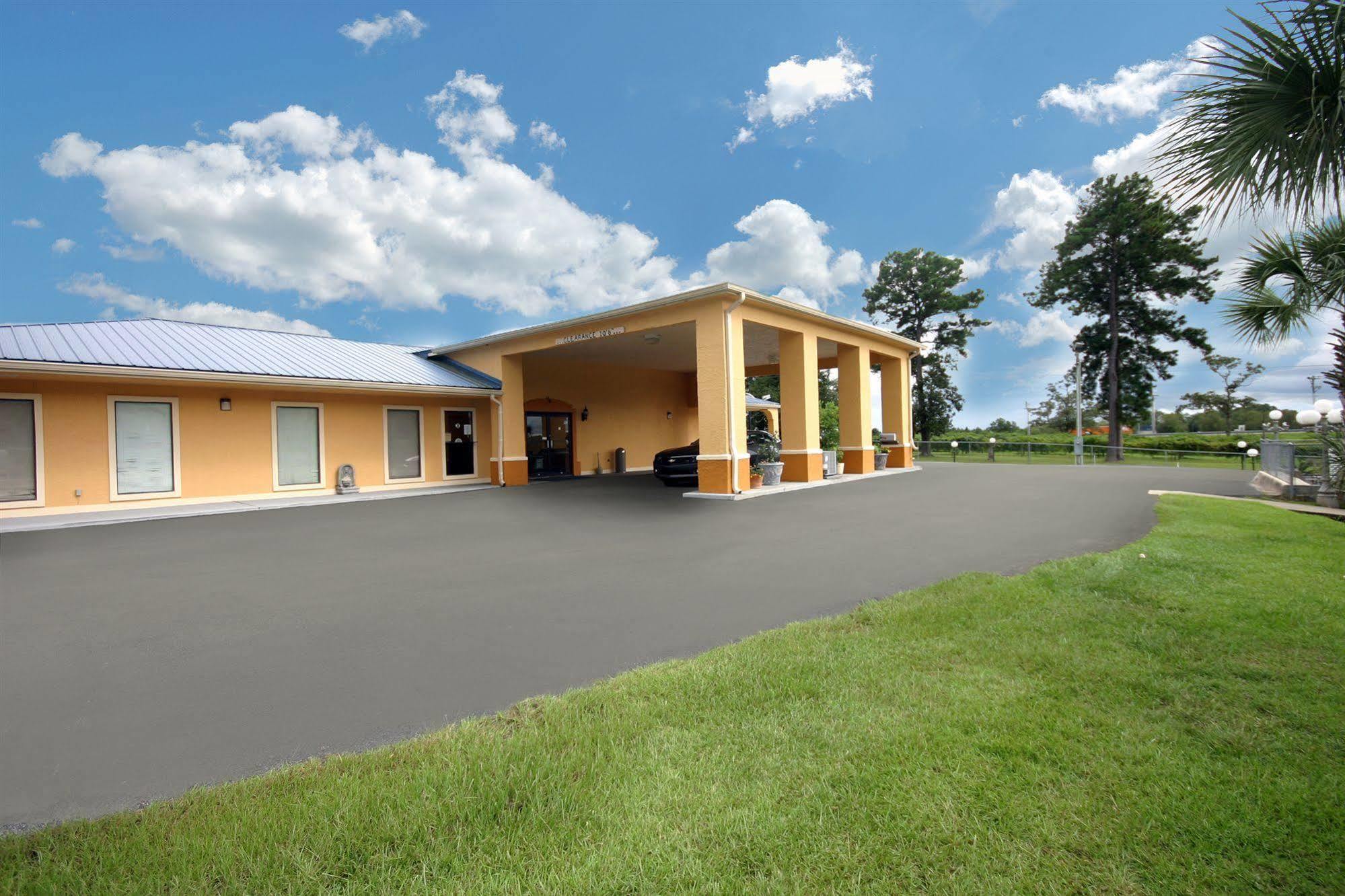 Days Inn By Wyndham Defuniak Springs Exterior photo